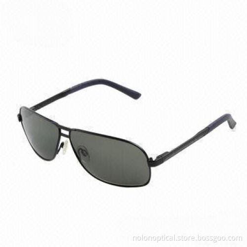 Fashionable metal wayfarer sunglasses